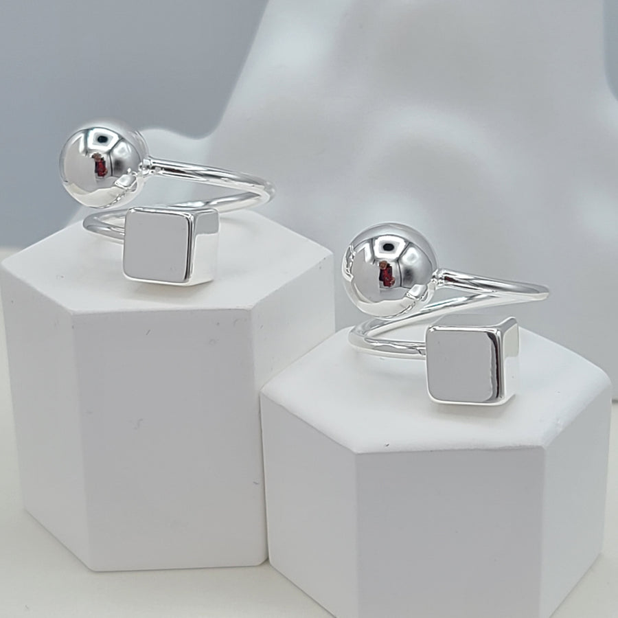 Ball and Cube Ring