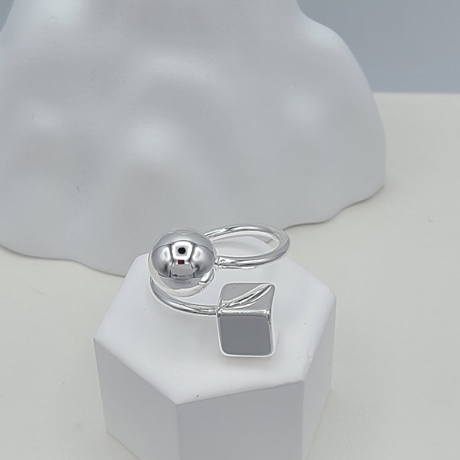 Ball and Cube Ring