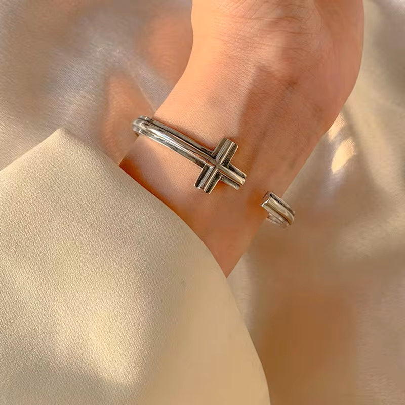 Cross Vintage Bangle