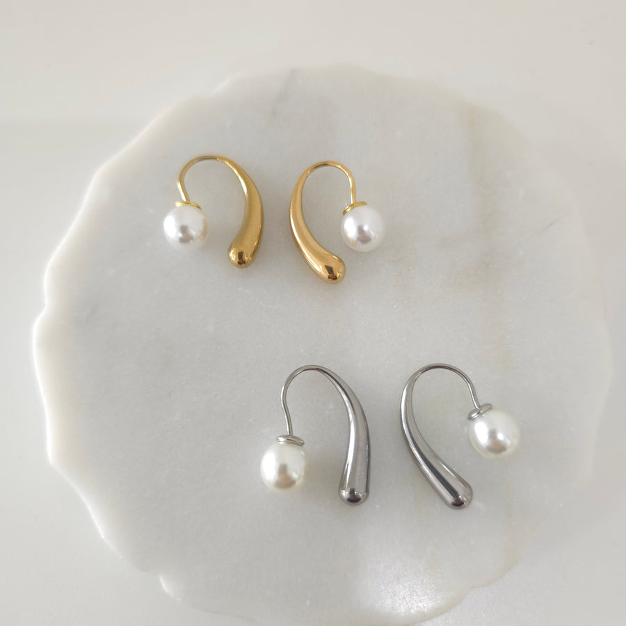Drop Pearl Earrings