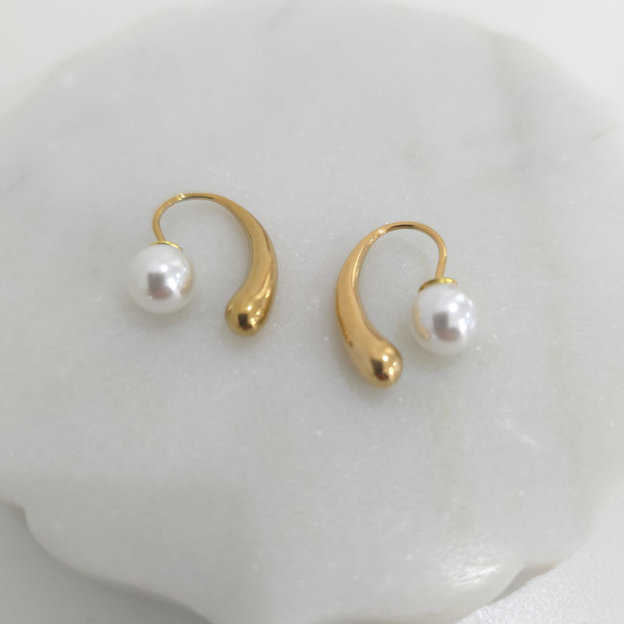 Drop Pearl Earrings