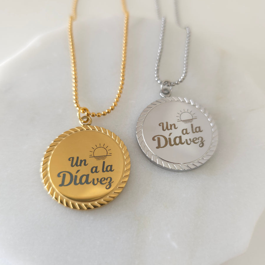 Un Día a la Vez Necklace